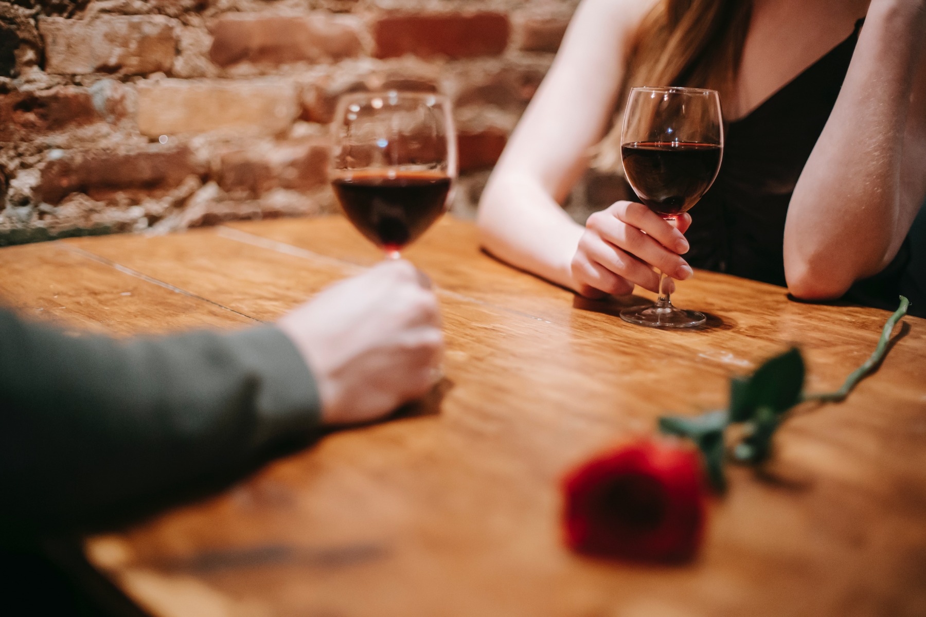Cheers to Celebrations: A Guide to Memorable First Dates